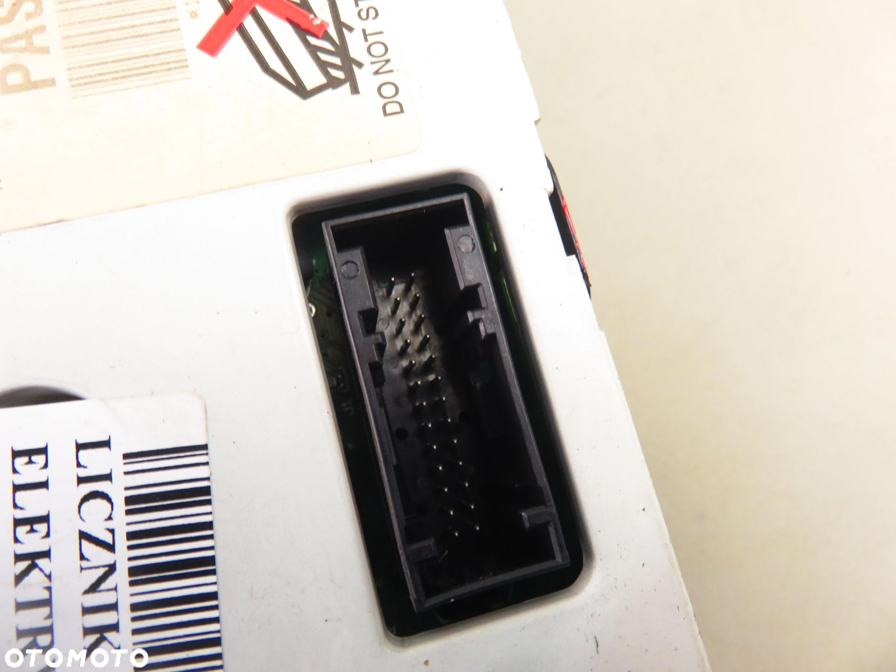 LICZNIK JAGUAR X-TYPE I (X400) 2.0 D 130 - FMBA 4X4F10849JC - 3