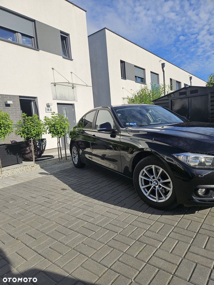 BMW Seria 3 316d - 11