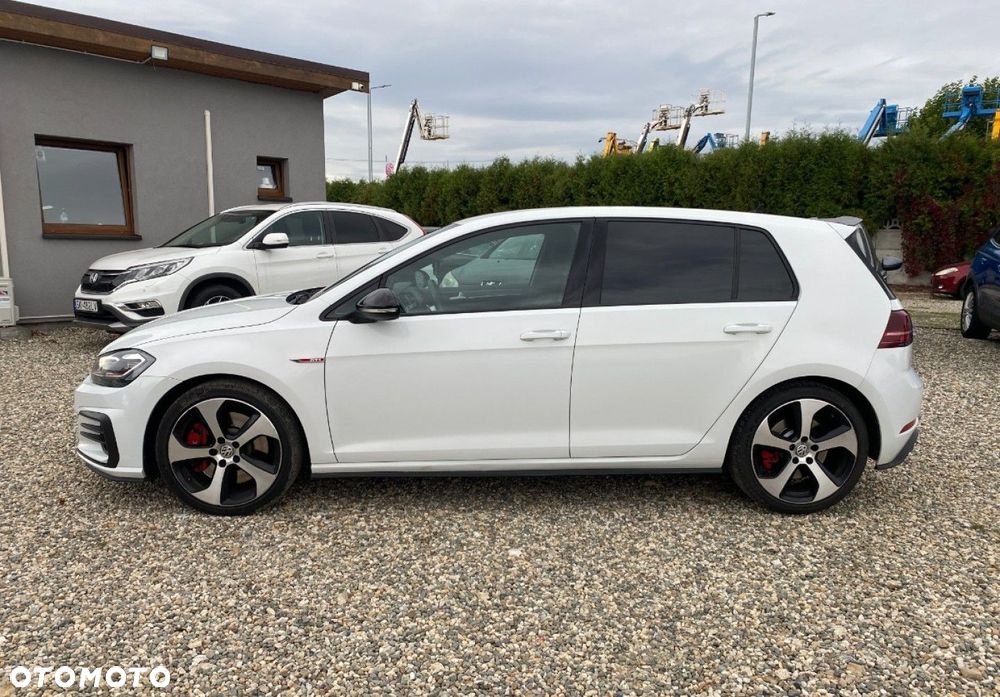 Volkswagen Golf - 4