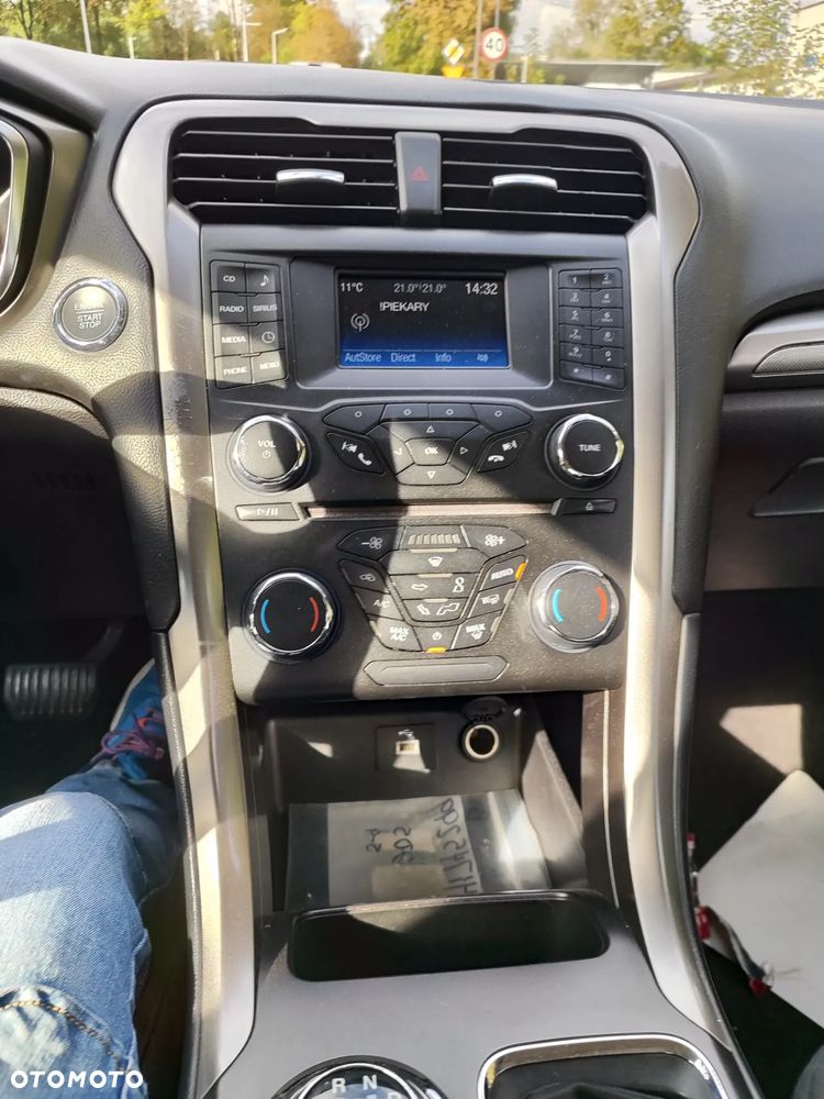 Ford Fusion - 16