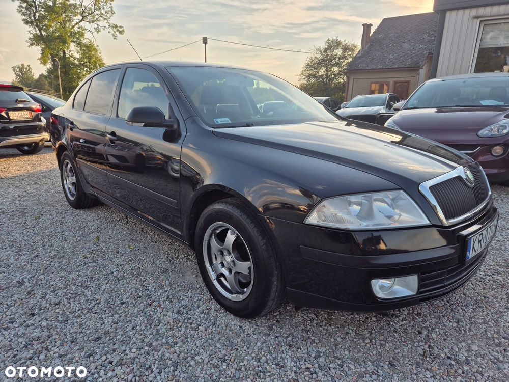 Skoda Octavia 1.6 Ambiente - 4
