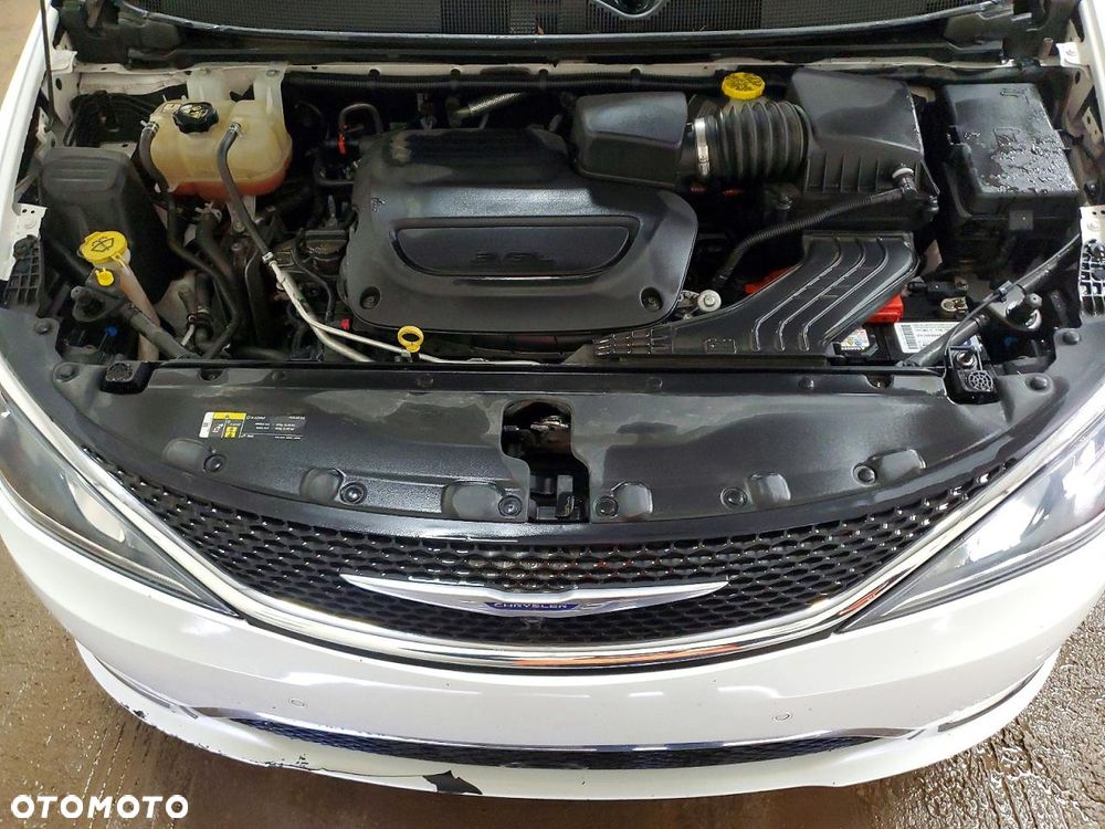 Chrysler Pacifica - 12