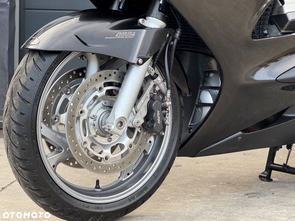 Honda ST - 28