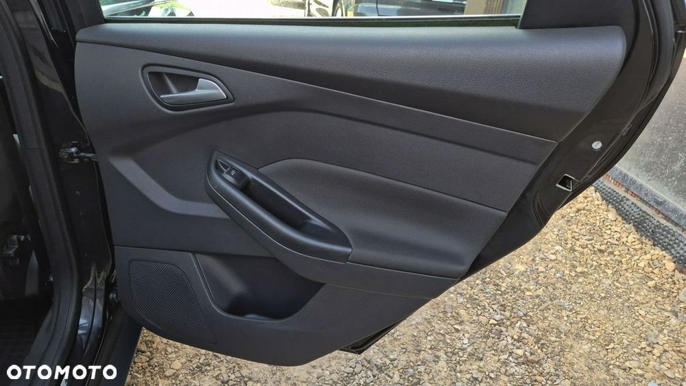 Ford Focus 1.6 EcoBoost Titanium - 20