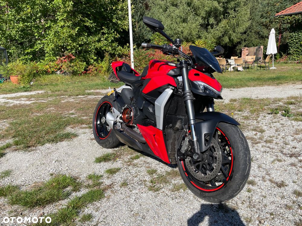 Ducati Streetfighter V2 - 6