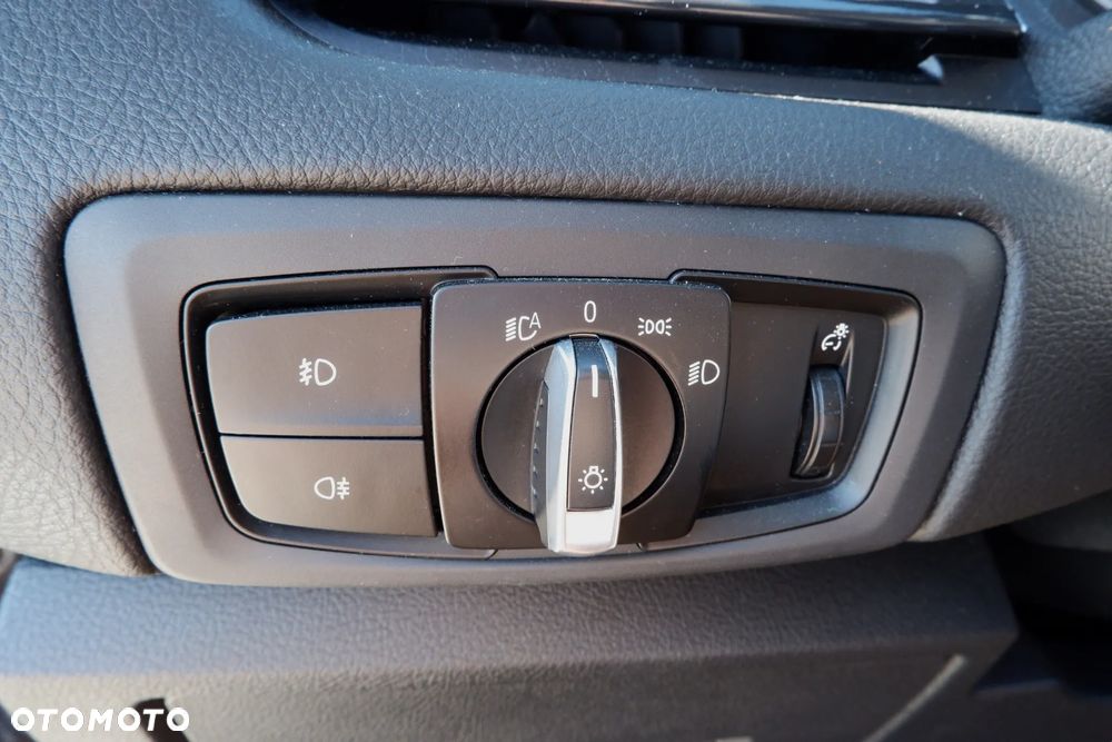 BMW Seria 2 218d Advantage - 15