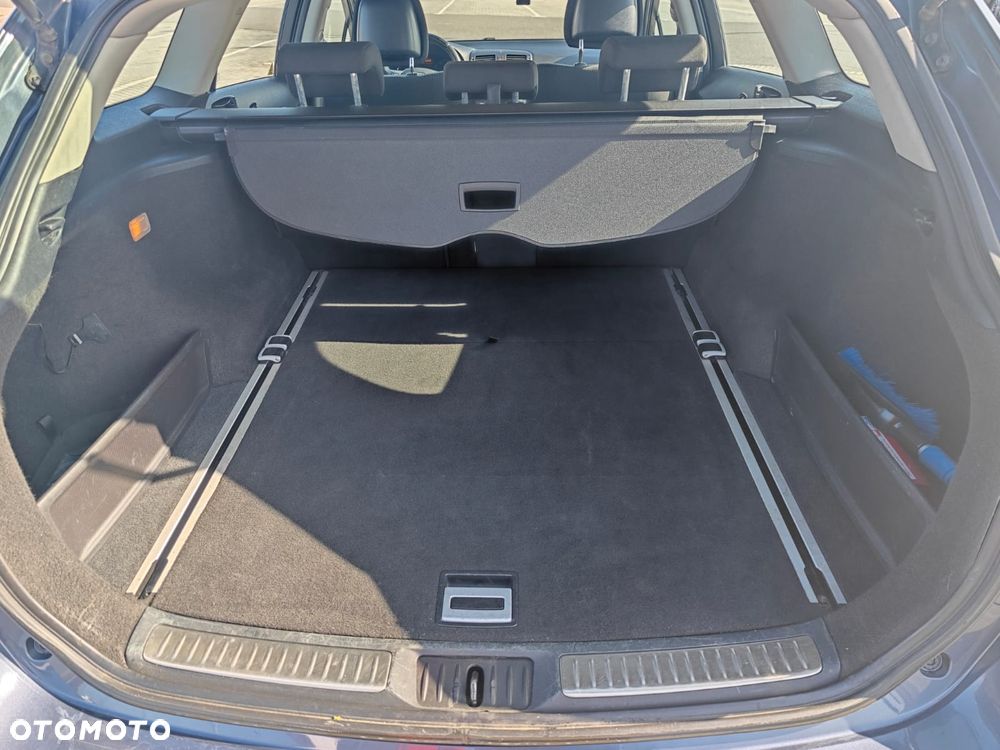 Toyota Avensis 2.0 D-4D Sol plus+NAVI - 11
