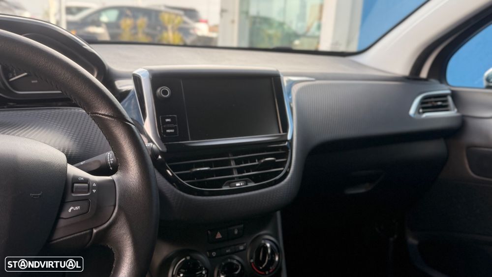 Peugeot 208 PureTech 82 Style - 8