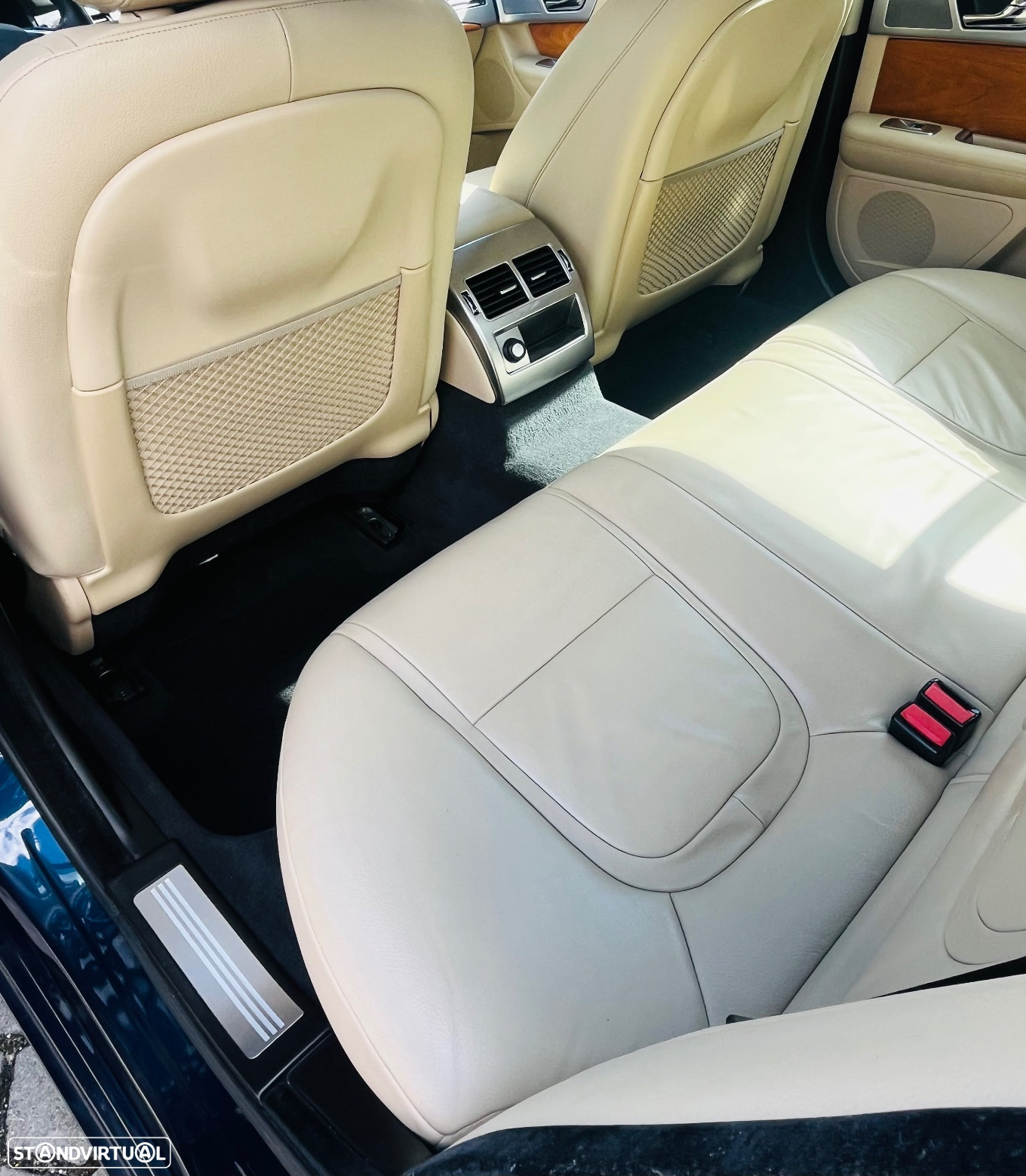 Jaguar XF 2.2 D Luxury - 29