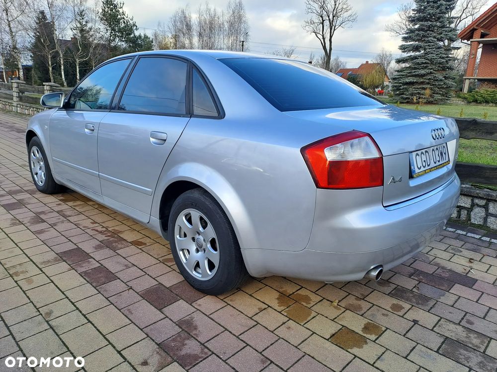 Audi A4 Limousine - 7