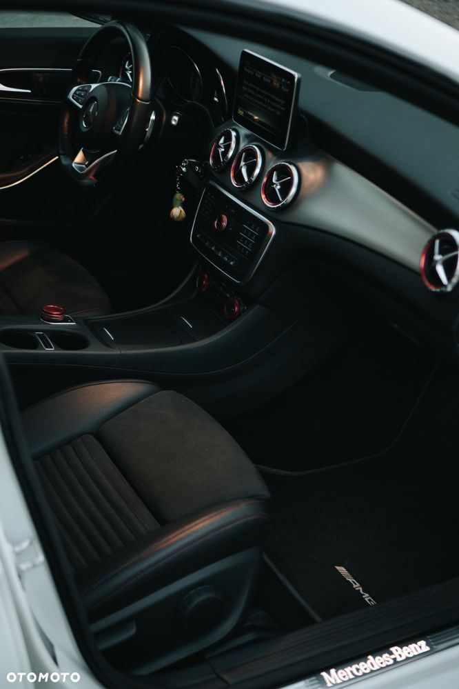 Mercedes-Benz CLA 200 7G-DCT AMG Line - 15