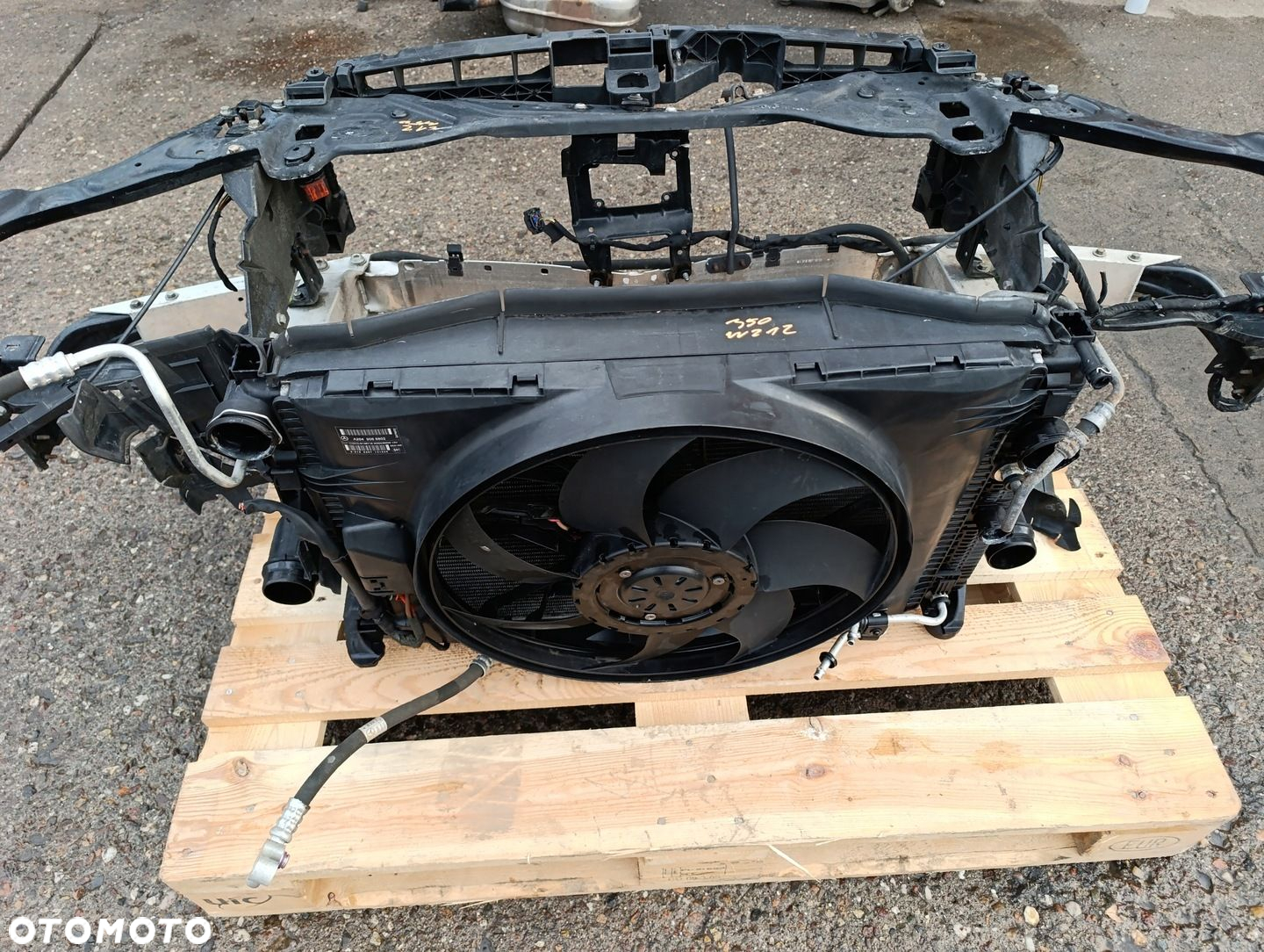 MERCEDES W212 LIFT PAS PRZEDNI CHŁODNICE 350 CDI - 5