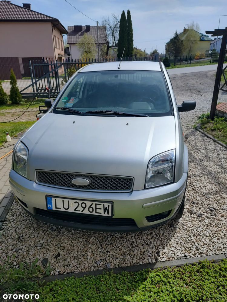 Ford Fusion 1.6 + - 4