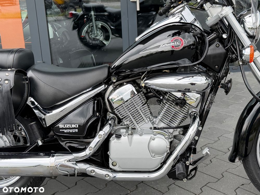 Suzuki Intruder - 6