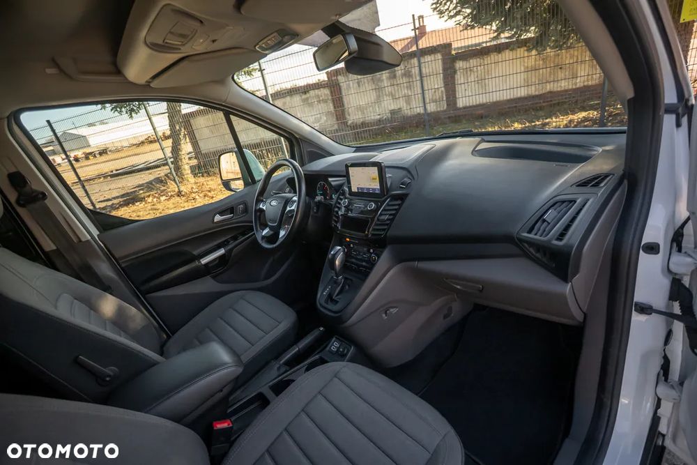 Ford Tourneo Connect Grand - 38
