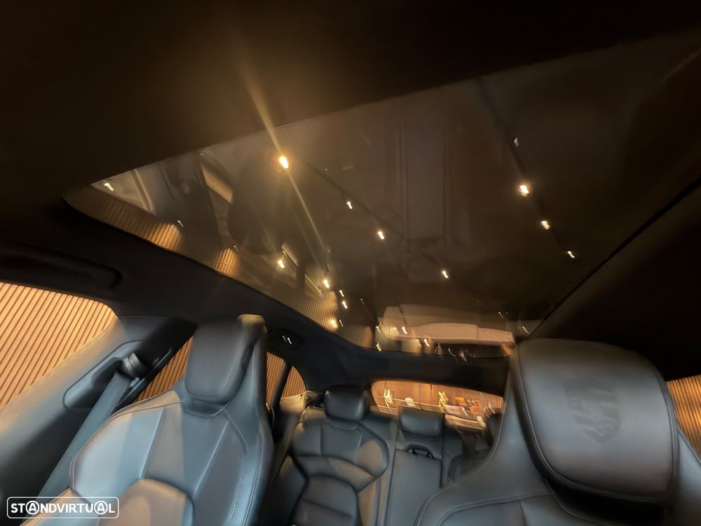 Porsche Taycan Cross Turismo 4S - 59