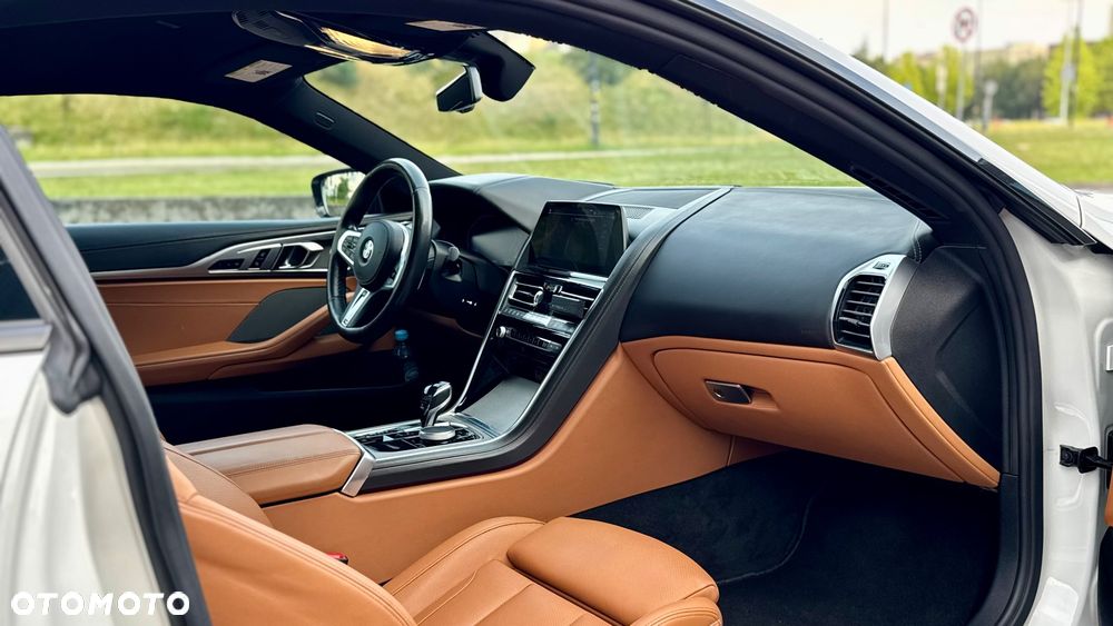 BMW Seria 8 - 17