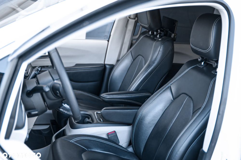 Chrysler Pacifica - 18