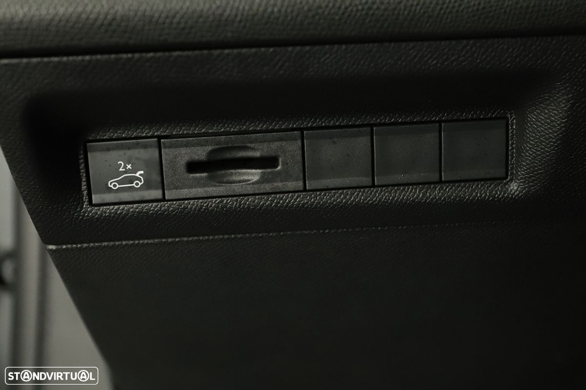 Peugeot 408 1.2 PureTech GT EAT8 - 19