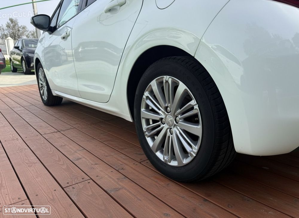 Peugeot 208 1.2 PureTech Active - 6