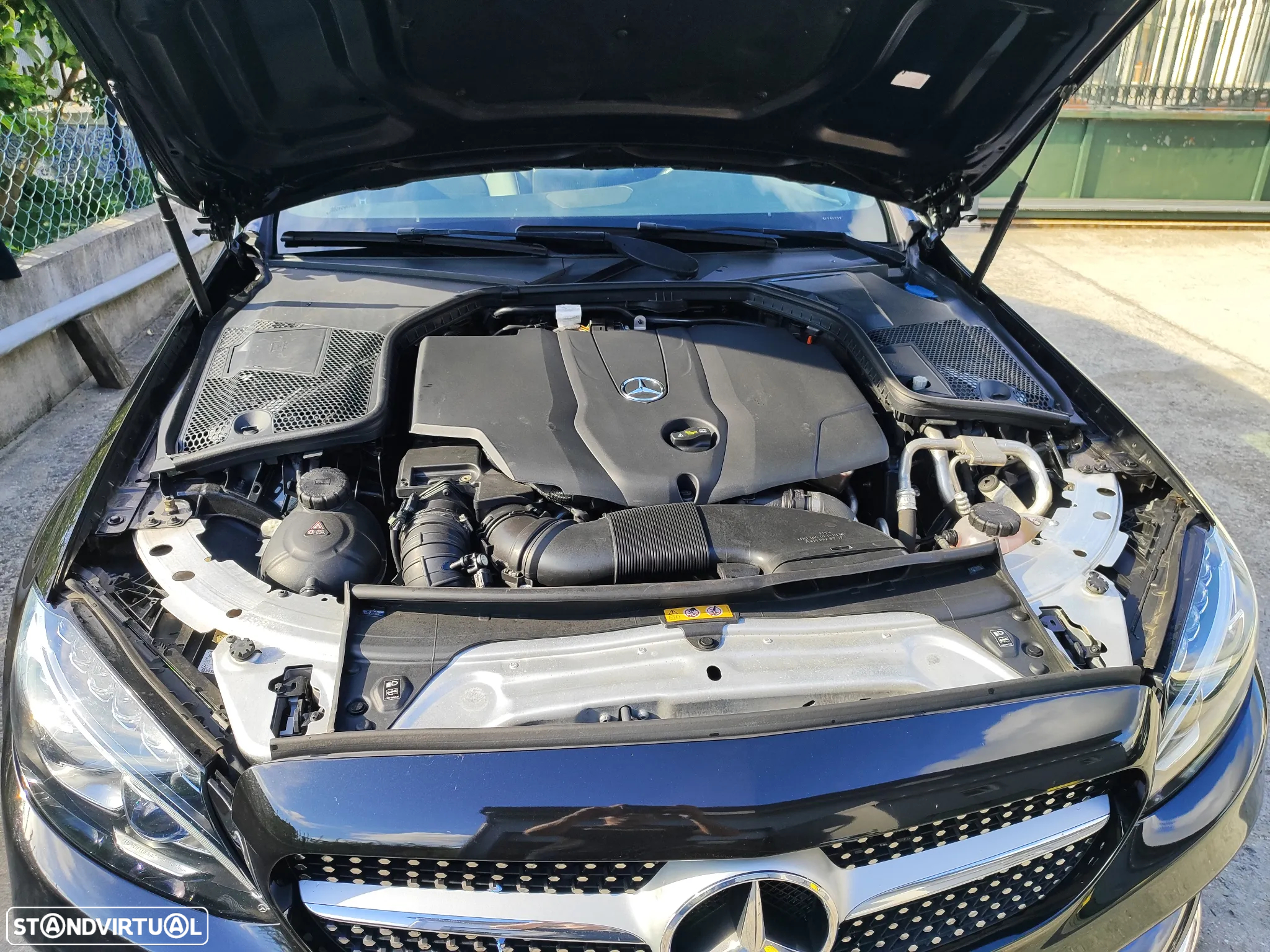 Mercedes-Benz C 220 d Coupe 4Matic 9G-TRONIC - 29
