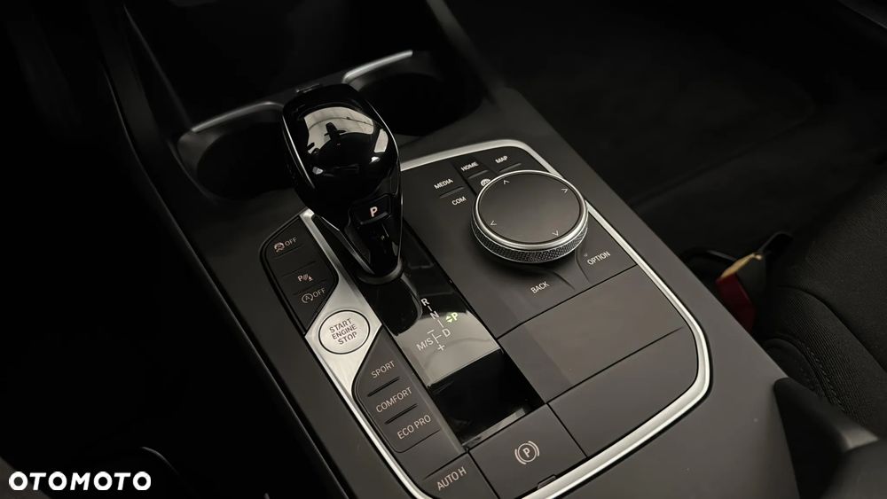 BMW Seria 1 118i Advantage - 25