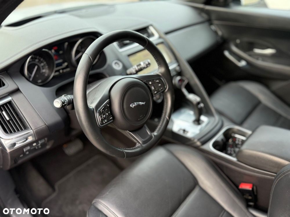 Jaguar F-Pace - 17