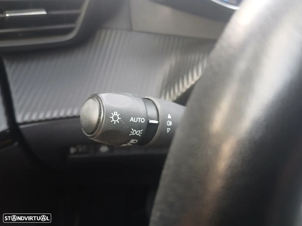 Peugeot 2008 1.2 PureTech Allure - 31