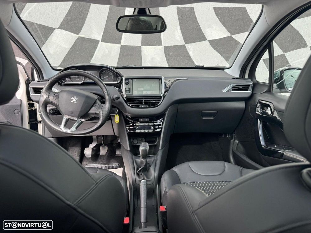 Peugeot 208 1.2 VTi Allure - 3