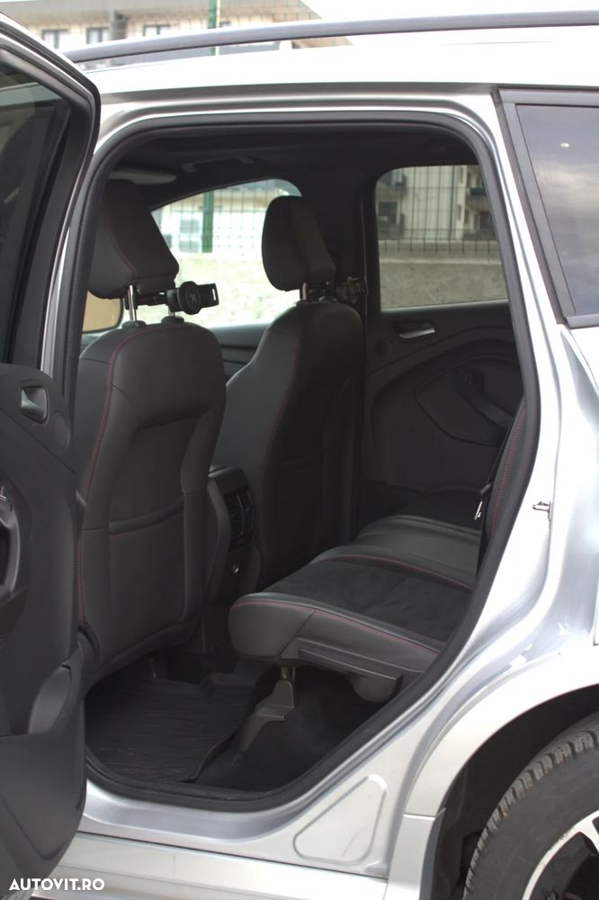 Ford Kuga 2.0 TDCi 4WD Powershift ST-Line - 7