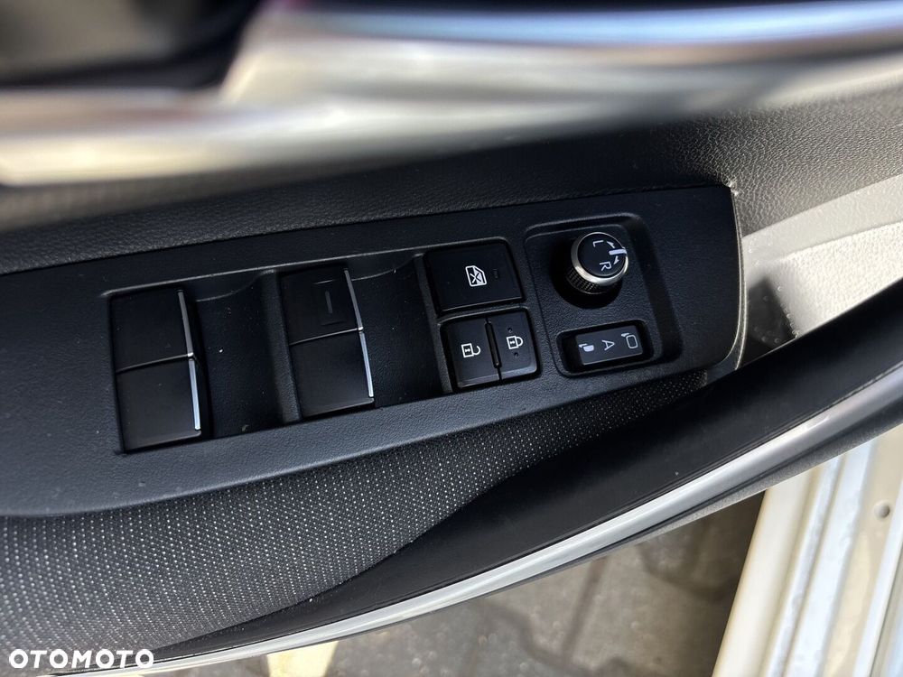 Toyota Corolla 1.8 Hybrid Comfort - 20