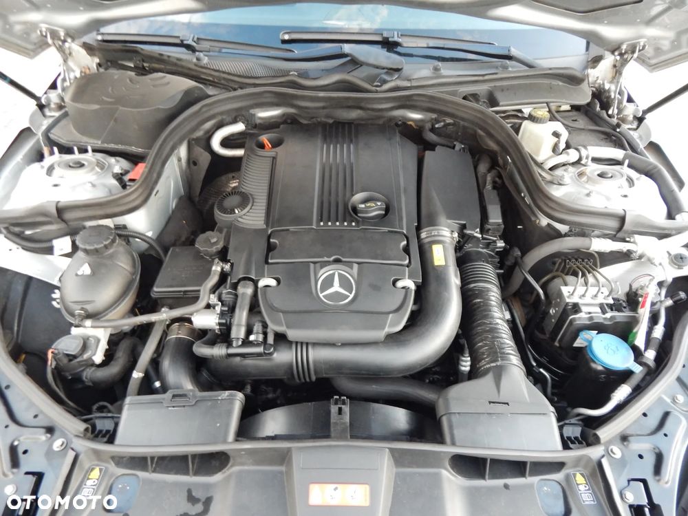 Mercedes-Benz Klasa E 250 CGI BlueEff Elegance - 39