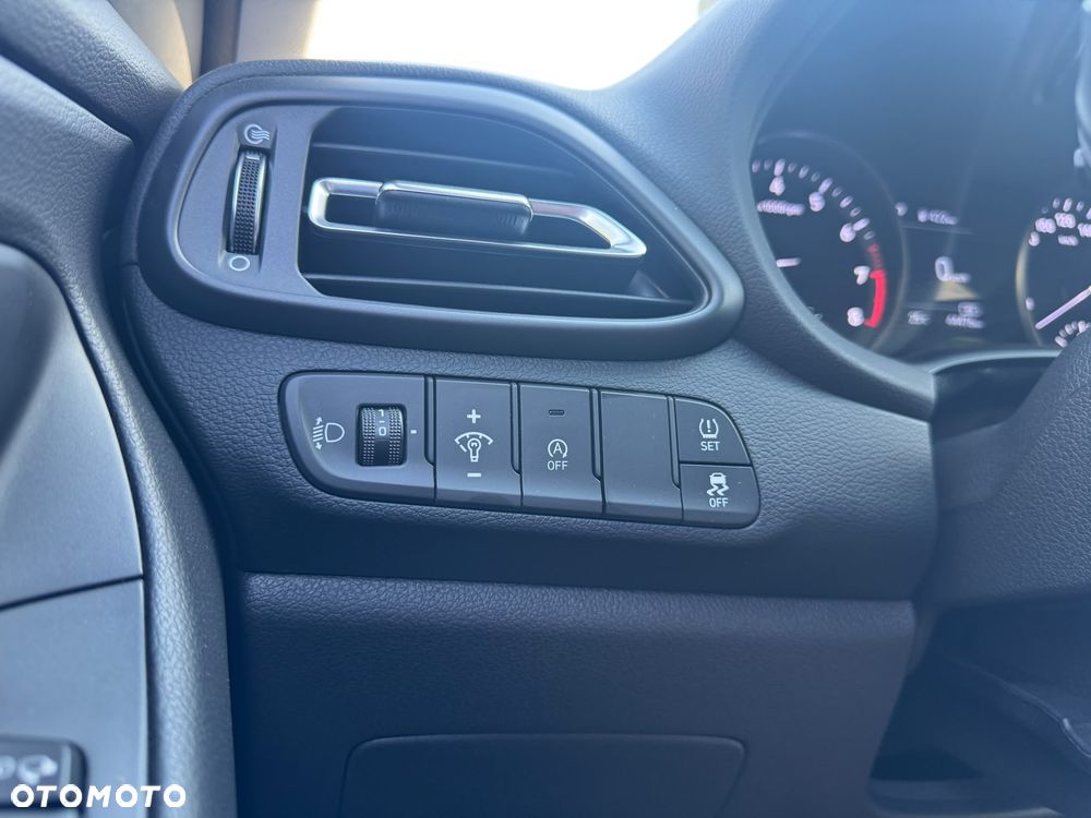 Hyundai i30 1.5 T-GDI 48V-Hybrid DCT EDITION 30 - 13