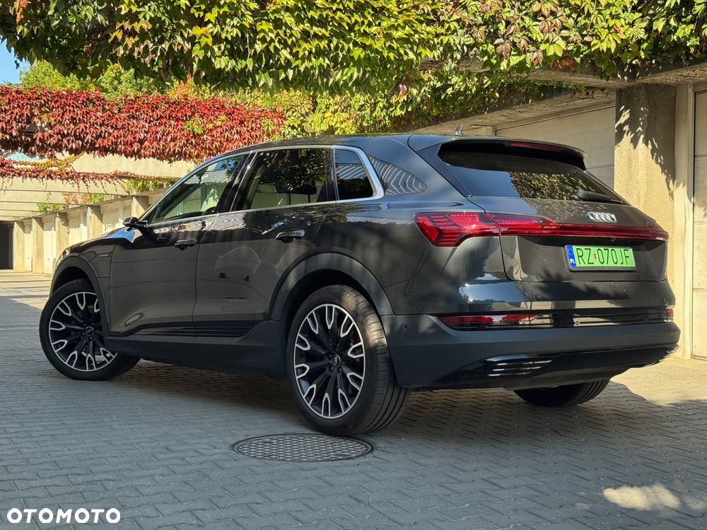 Audi e-tron 55 Quattro Advanced - 8