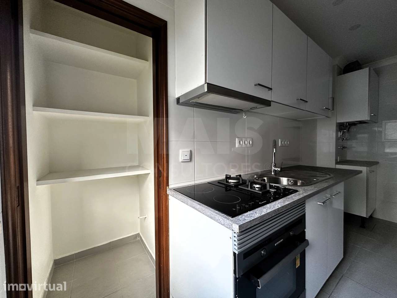 T2 Parcialmente Remodelado com Arrecadação | Brandoa - Grande imagem: 2/19