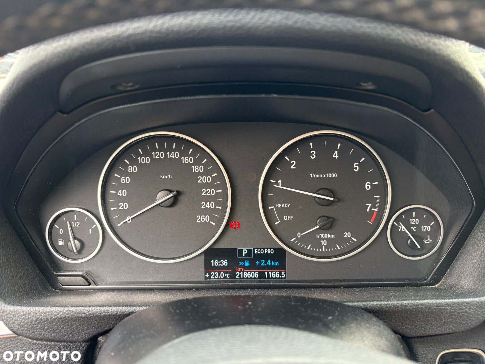 BMW Seria 3 320i - 13