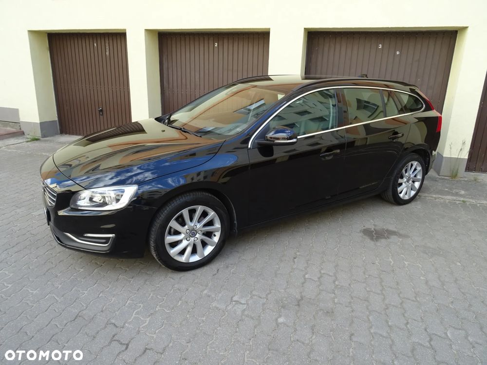 Volvo V60 D2 Drive-E Momentum - 24
