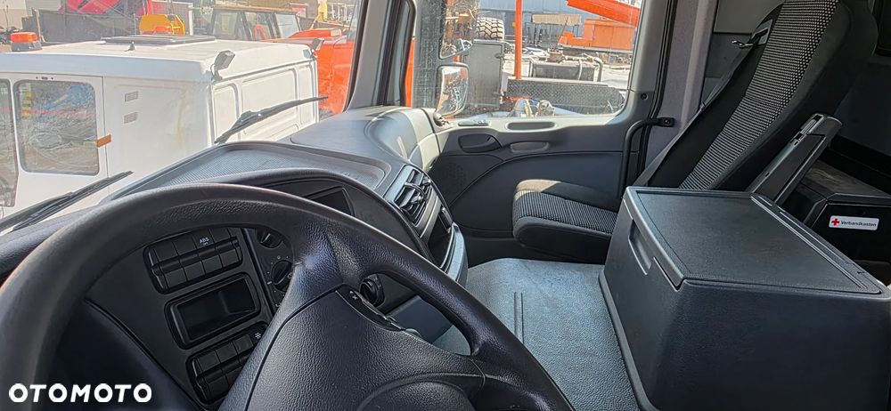 Mercedes-Benz 6X6 Żuraw - 3