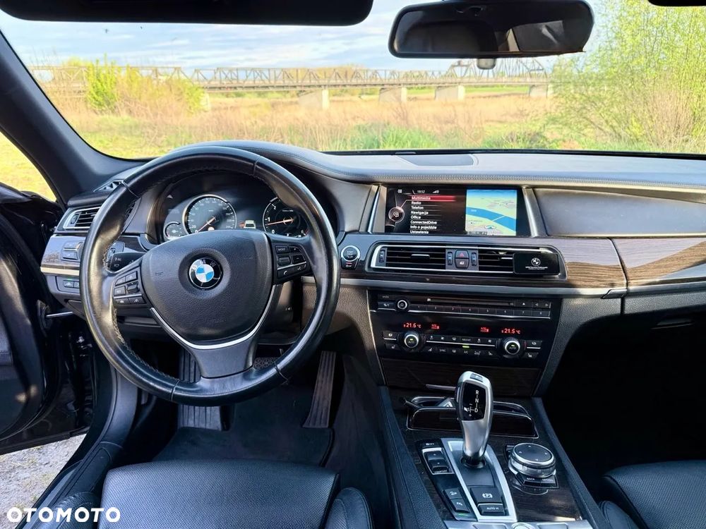 BMW Seria 7 750d xDrive - 14