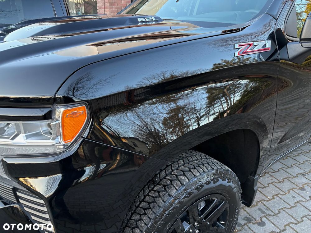 Chevrolet Silverado - 36