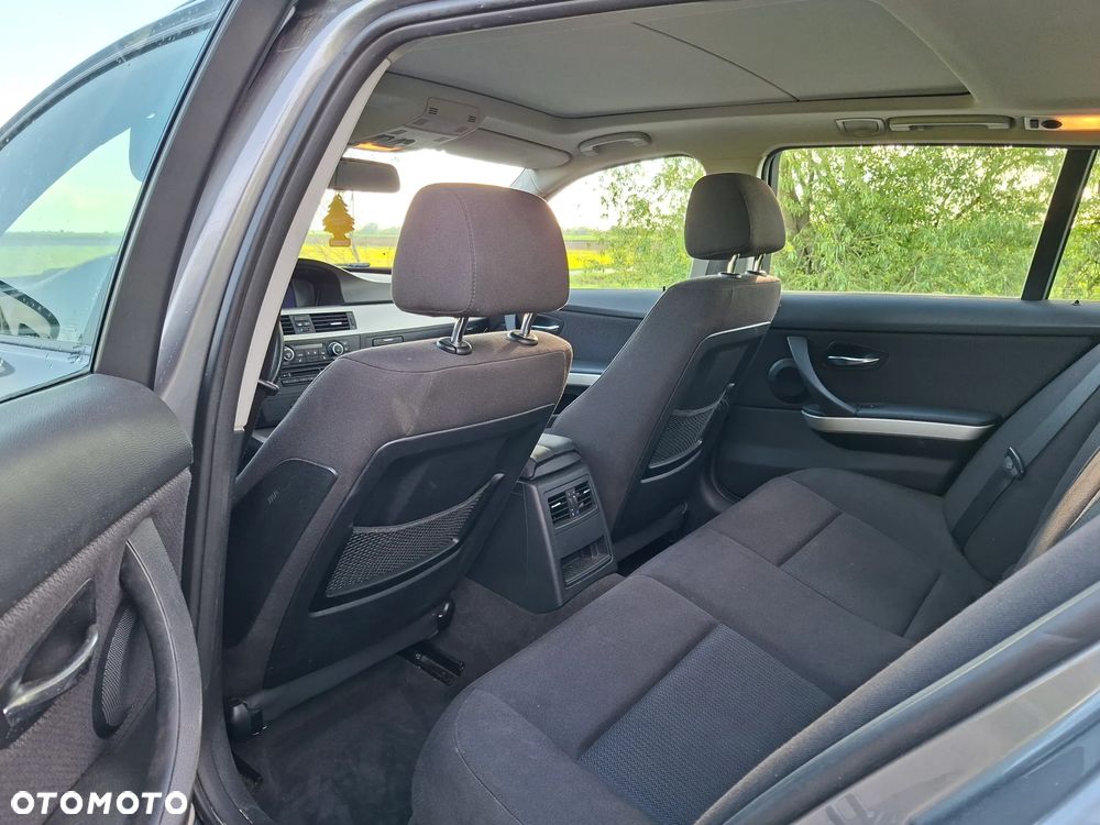 BMW Seria 3 320d DPF Edition Sport - 16