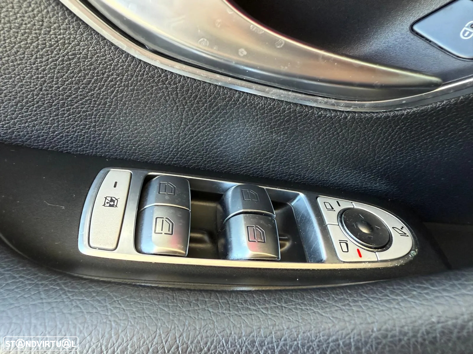 Mercedes-Benz E 200 d Exclusive Line - 23