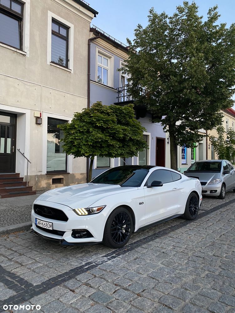 Ford Mustang - 8