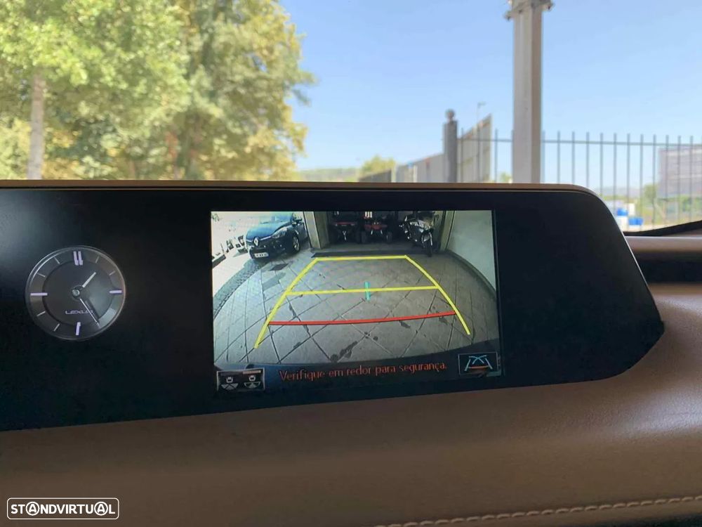 Lexus UX 250h Executive+ - 22