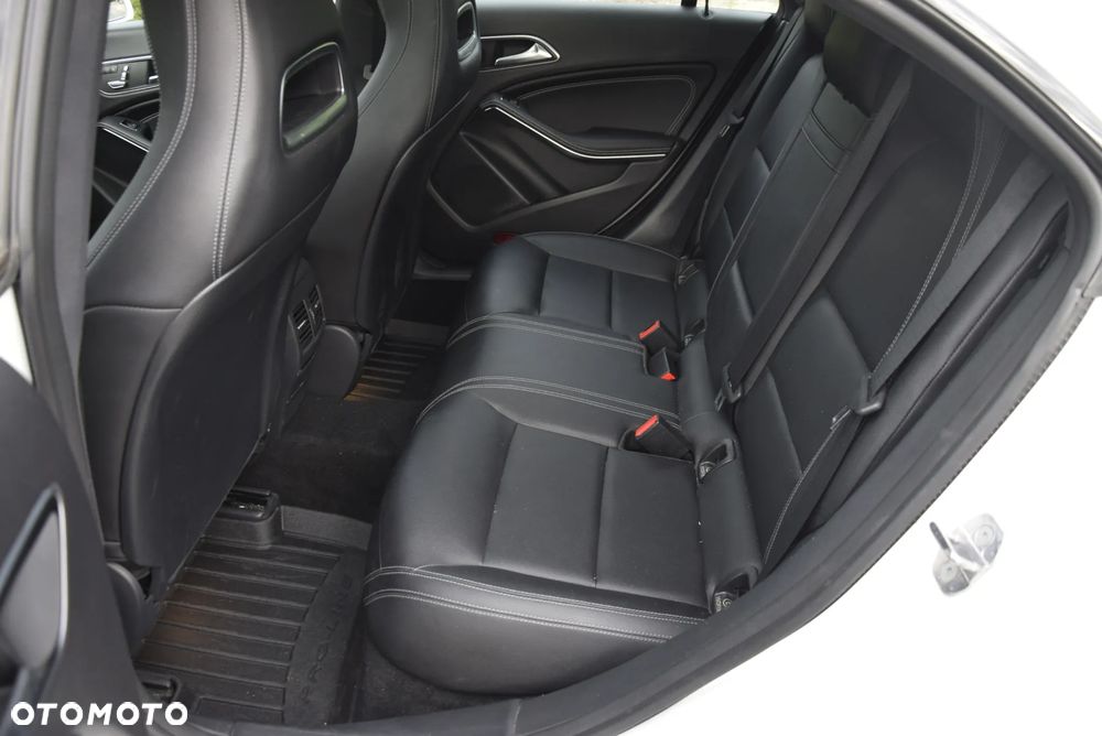 Mercedes-Benz CLA 250 4-Matic Sport - 34