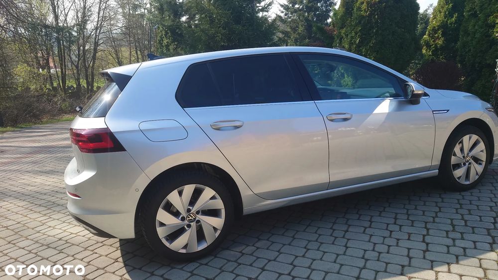 Volkswagen Golf - 8