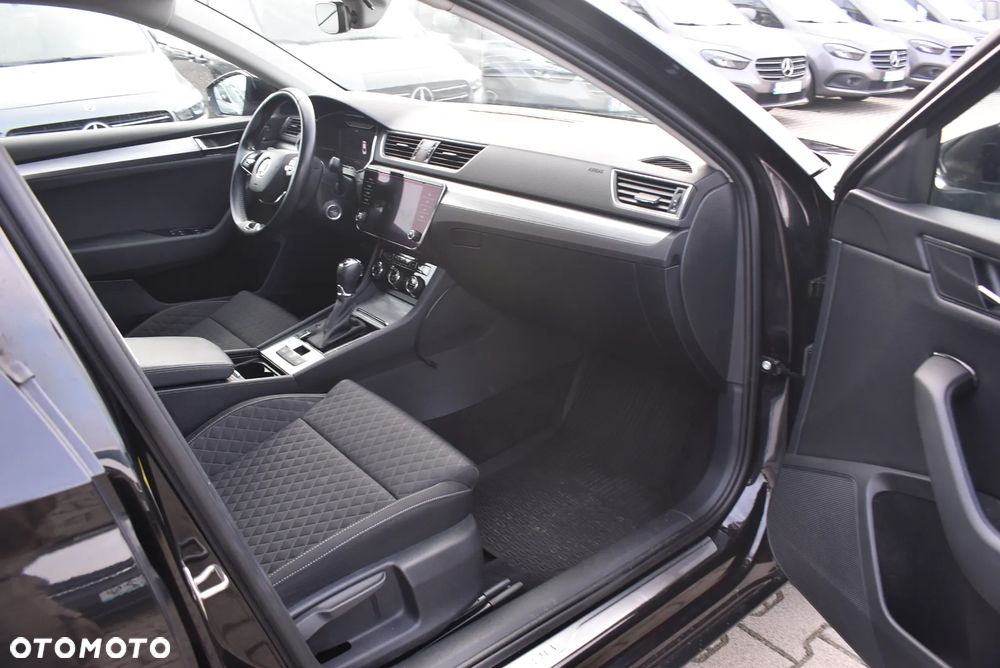 Skoda Superb 2.0 TDI SCR Ambition DSG - 17