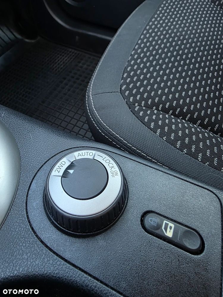 Nissan Qashqai 2.0 4 x 4 visia - 27