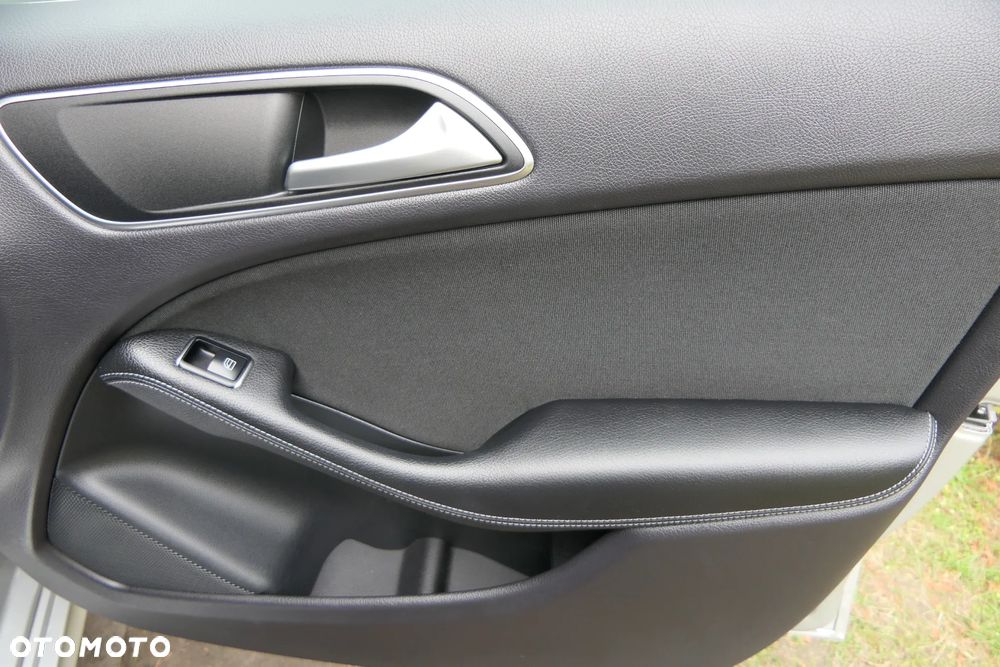 Mercedes-Benz Klasa B 180 d BlueEFFICIENCY Edition - 31