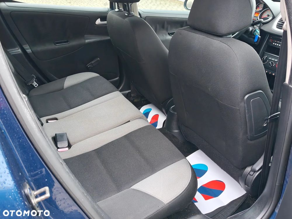 Peugeot 207 90 HDi FAP (Blue Lion) Sport - 17